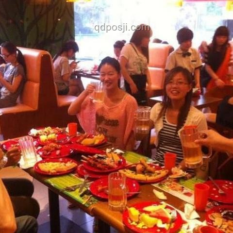 公务员聚餐新规范：四类饭局触碰红线，未来趋势预测
